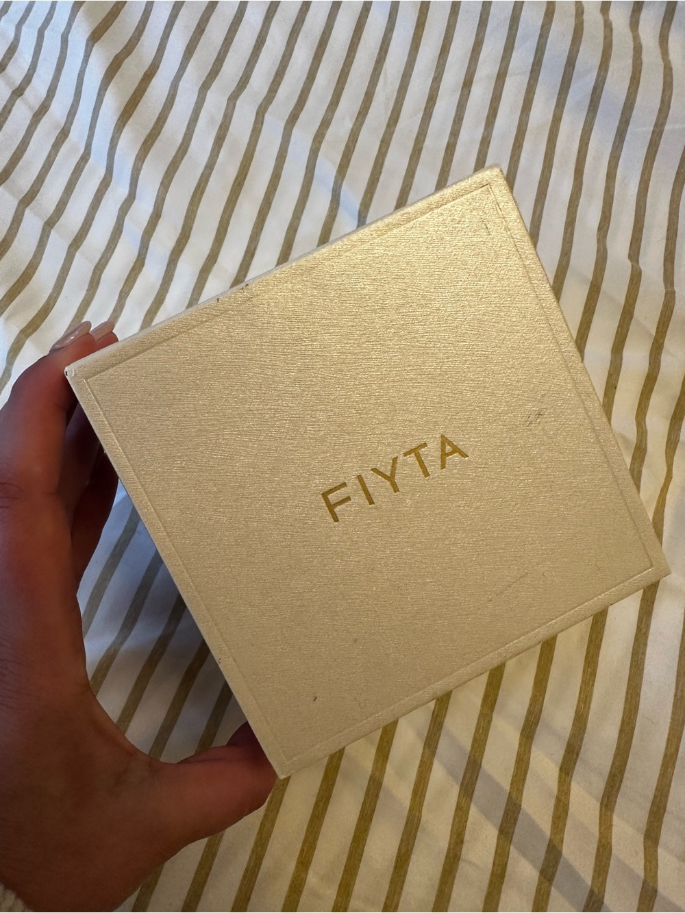 NEW FIYTA Gold Small Oval Vintage Watch with Sapphire Crystal - Picture 9 of 10